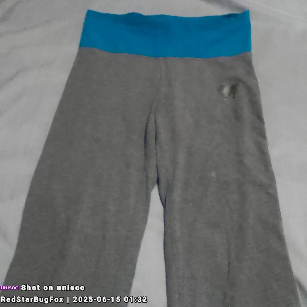 Wide Leg Size Small Petite Aero Stylish Gray Leggings with Blue Waistband - Picture 2 of 8